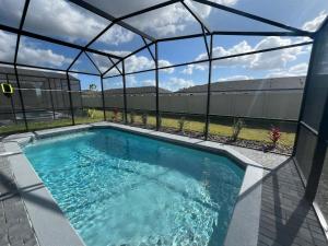 Swimmingpoolen hos eller tæt på 5 Bedrooms 55 Bathrooms Windsor Cay 16163Cc