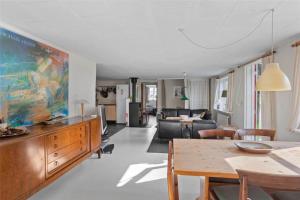 ภาพในคลังภาพของ 6318-Stege-Holtegardsvej-18-B ในสไต +16 ภาพ