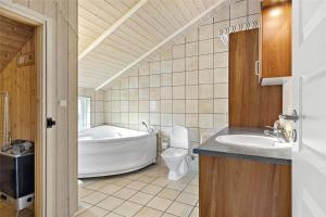 Et badeværelse på 8157-Praesto-Svalevej-3