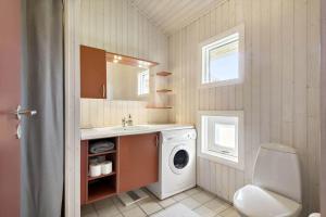 Koupelna v ubytování R617-Rodvig-Stevns-Thormodsvej-17