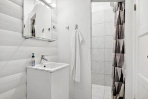 Et badeværelse på OH363-Storvorde-Aalborgvej-86-A + 23 billeder