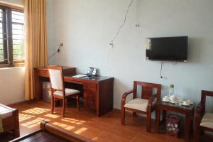 Et tv og/eller underholdning på Hồng Ân Motel Quảng Trị