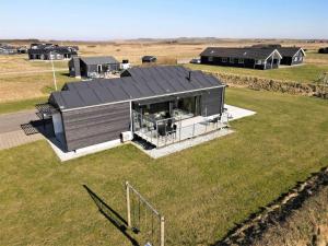 Tòa nhà nơi nhà nghỉ dưỡng tọa lạc