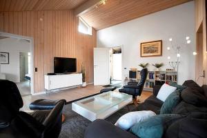 Et tv og/eller underholdning på 11806-Nykobing-Sj-Klintegarden-1