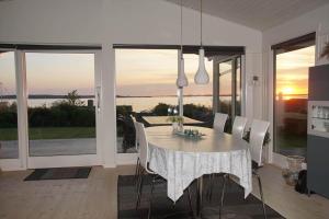 Naturlandskabet i nærheden af feriehuset + 15 billeder