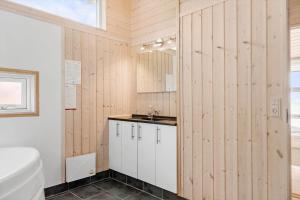 Køkken eller tekøkken på LF14194-Roslev-Bagvejen-26 + 23 billeder