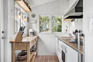 Nhà bếp/bếp nhỏ tại LF11974-Struer-Havstokken-15-A +13 ảnh