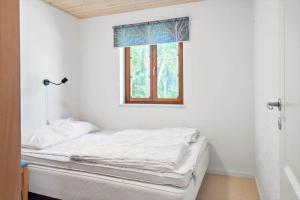 En eller flere senge i et værelse på LF11597-Struer-Plantagevej-97 + 15 billeder