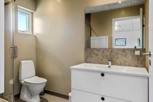 Et badeværelse på LF12086-Vinderup-Vigen-86 + 24 billeder