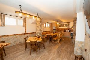 Køkken eller tekøkken på Къща за гости Оскови