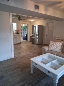 Køkken eller tekøkken på Coastal Vibes 3 Bedroom Home