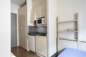 Kuchyňa alebo kuchynka v ubytovaní Residencia Universitaria Resa Blas De Otero