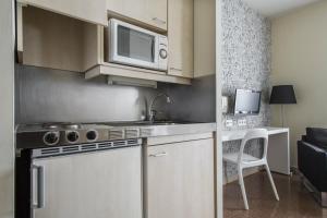 Kuchyň nebo kuchyňský kout v ubytování Residencia Universitaria Resa Blas De Otero