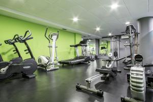 Posilňovňa alebo fitness centrum v ubytovaní Residencia Universitaria Resa Blas De Otero