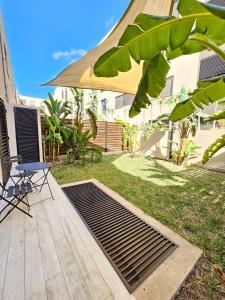 En have udenfor Elegant and modern villa V 04