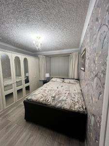 Postel nebo postele na pokoji v ubytování Niceclean Great Location full house to yourself