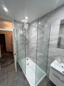 Koupelna v ubytování Niceclean Great Location full house to yourself