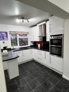 Kuchyň nebo kuchyňský kout v ubytování Niceclean Great Location full house to yourself