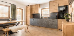 Kuchyň nebo kuchyňský kout v ubytování Ferienwohnungen Fiechtl + 10 fotografií