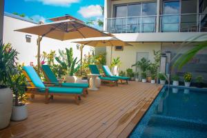 Bazén v ubytování Athiri Residence Goidhoo - Island beach holiday nebo v jeho okolí