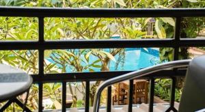 Swimmingpoolen hos eller tæt på PhoomThai Garden Hotel