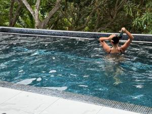 Swimmingpoolen hos eller tæt på Tabu