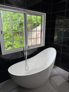 Et badeværelse på Tabu