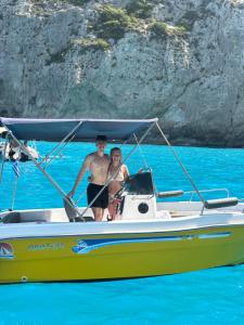 Phong cảnh thiên nhiên gần thuyền