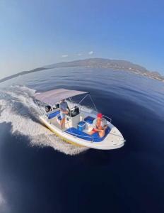 Phong cảnh thiên nhiên gần thuyền