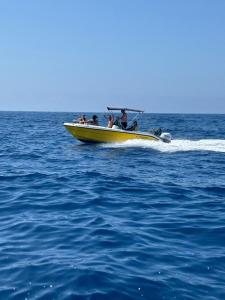 Phong cảnh thiên nhiên gần thuyền +3 ảnh