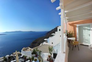 Gallery image of Kavalari Hotel - Adults Only in Fira