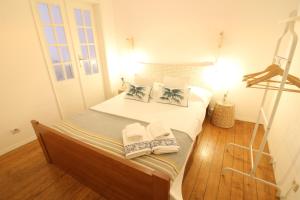 Photo de la galerie de l'établissement Spacious 2 bedroom Apt with large living room Lisbon, à Lisbonne