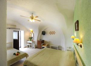 Ένα ή περισσότερα κρεβάτια σε δωμάτιο στο Kavalari Hotel - Adults Only