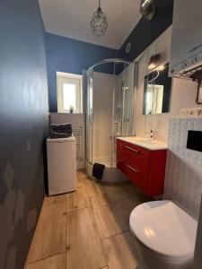 Et badeværelse på Centrum Kupiecka Apartment + 8 billeder