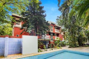 Swimmingpoolen hos eller tæt på Super Collection O Holiday Street Calangute Formerly Shruti Resort