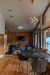 Et tv og/eller underholdning på Aurum