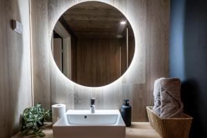 Et badeværelse på Arctic Guesthouse & Igloos + 79 billeder