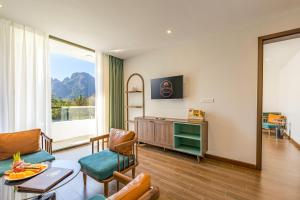 Et tv og/eller underholdning på Sunrise Mountain View Resort