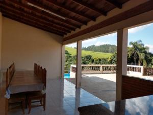 En generel udsigt til bjerge eller udsigt til bjerge taget fra pensionatet