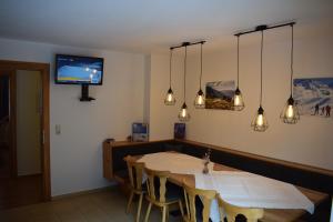 TV/trung tâm giải trí tại Apart Gertrud