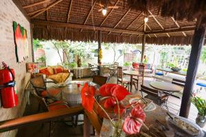 Restoran atau tempat lain untuk makan di Pousada Canto do Camburi
