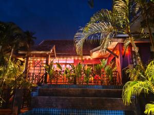 Zahrada ubytování Purple House - Female only Boutique hostel