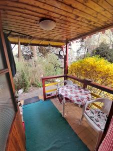 Balkón nebo terasa v ubytování Chata Doksy Máchovo jezero