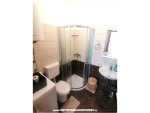 Et badeværelse på Lucia&Laura + 27 billeder