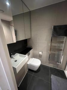 Bany a Stunning Apartment - O2 Arena!