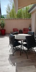 Balkón nebo terasa v ubytování appartement 2 pièces à 5minutes du centre ville