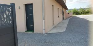 Fotografie z fotogalerie ubytování appartement 2 pièces à 5minutes du centre ville v destinaci Privas