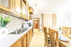 Køkken eller tekøkken på Beachfront Central Apartments + 3 billeder