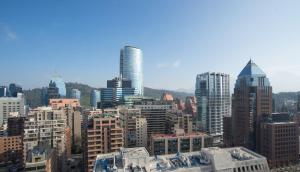 Γενική άποψη της πόλης Σαντιάγο ή θέα της πόλης από  αυτό το ξενοδοχείο