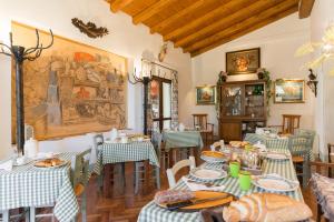 Restaurace v ubytování Casa Il Borghetto - Luxury Suites & Pool